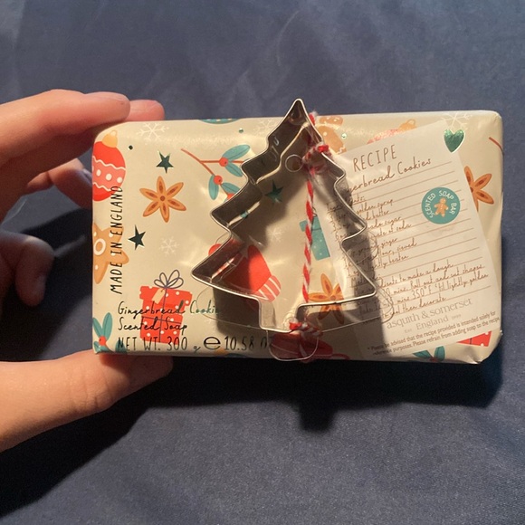gingerbread scented soap with cookie cutter - Picture 1 of 2